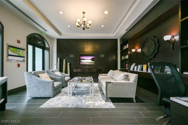 Building Photo - 1530 5th Ave S