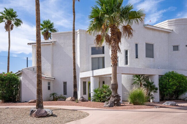 Building Photo - 2320 Snead Dr