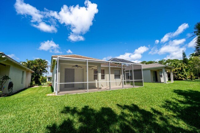 Building Photo - 732 SW Rocky Bayou Terrace