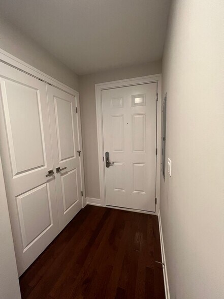 Building Photo - 4636 N Malden St