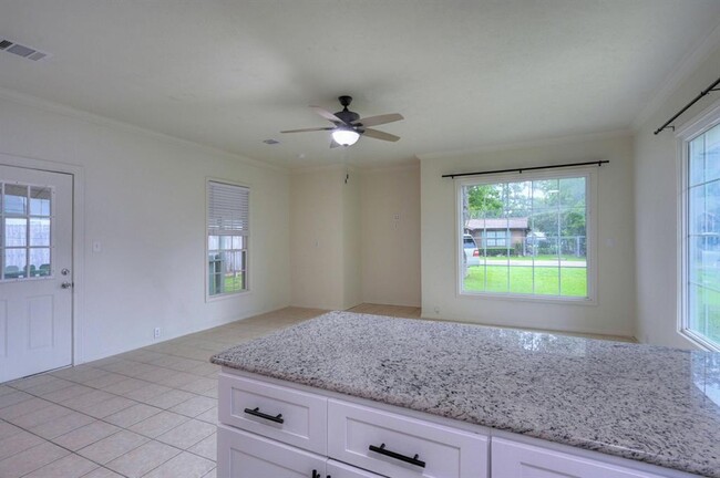 Building Photo - 9574 Darkwood St