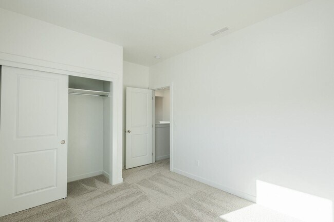 Building Photo - Brand New Home in an Amenity Filled Neighborhood