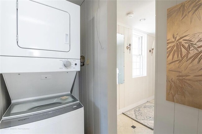 Building Photo - 115 John St