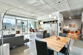 Building Photo - 345 N 6th Ave