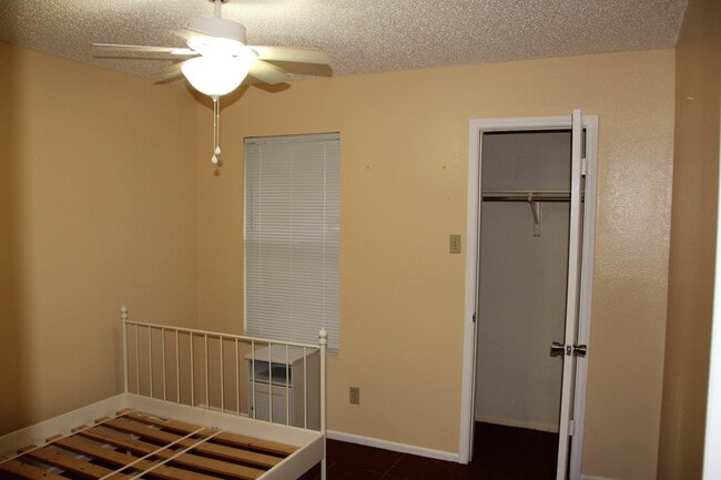 Building Photo - 1801 Denmark Ln