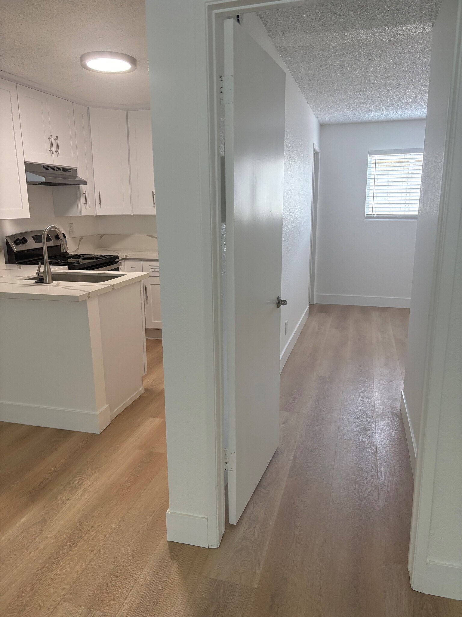 Building Photo - Excelsior Apartments