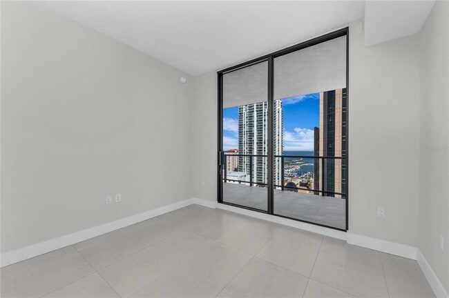 Building Photo - 275 1st Ave S