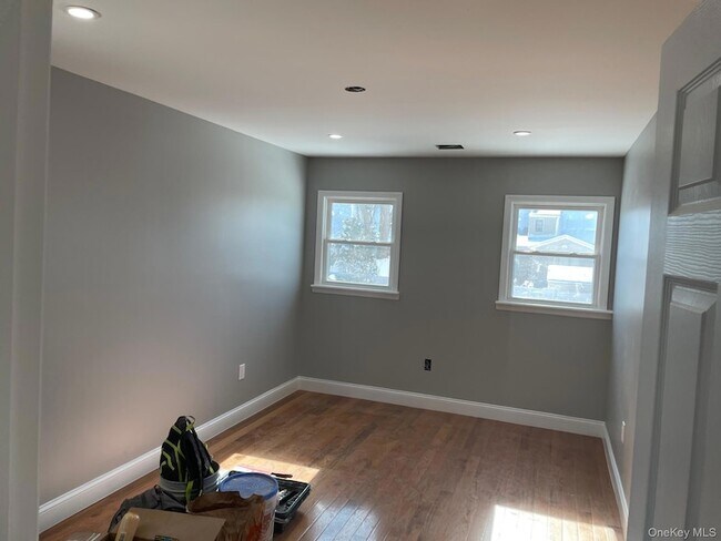 Building Photo - 46 Lincoln Pl