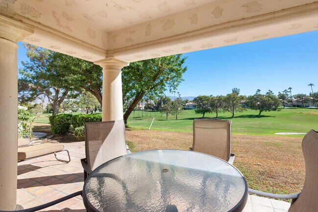 Building Photo - 260 Vista Royale Cir E