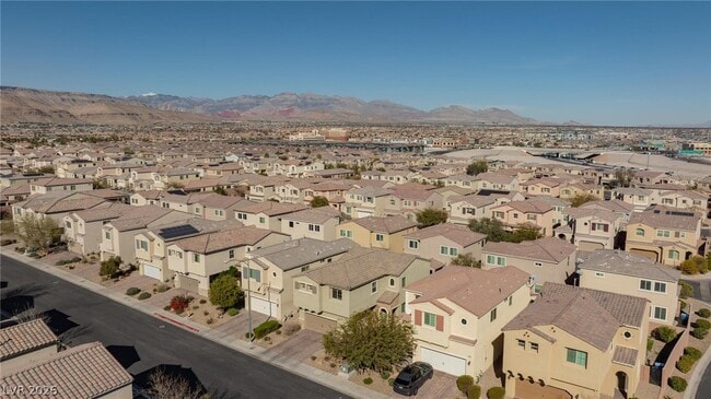 Building Photo - 8924 Willow Break Ave