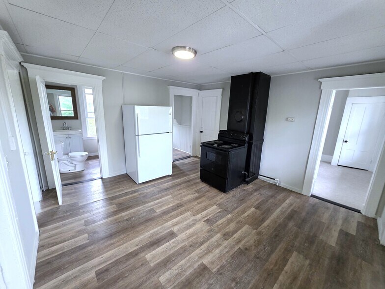 Dining area - 357 Central St