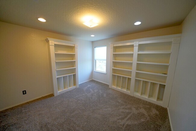 Building Photo - 6307 Myrtle Run