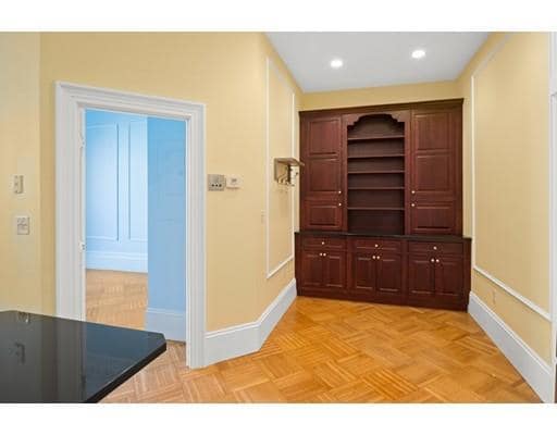 Building Photo - 127 Beacon St