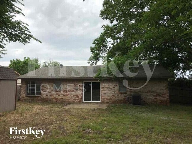 Building Photo - 1602 Geraldine Ln