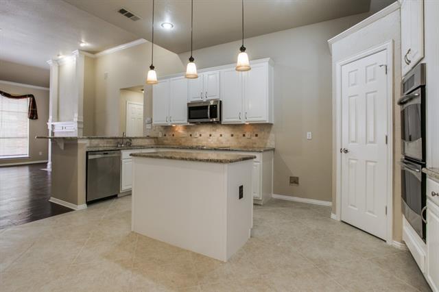 Building Photo - 5113 Teddington Park Dr