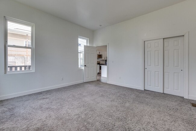 Building Photo - 19 Allen St