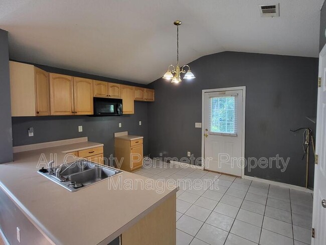 Building Photo - 304 Orchard Way