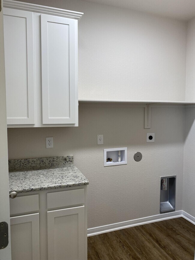 Building Photo - 8507 Chena Rdg Dr
