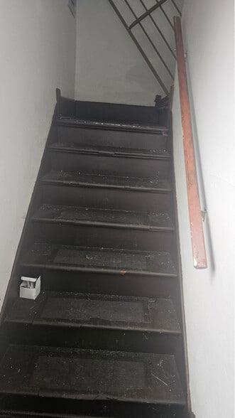 Building Photo - 1614 Oak St