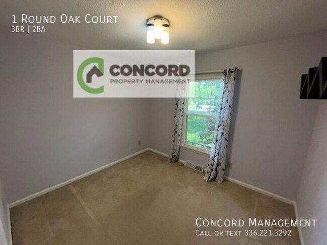 Building Photo - 1 Round Oak Ct