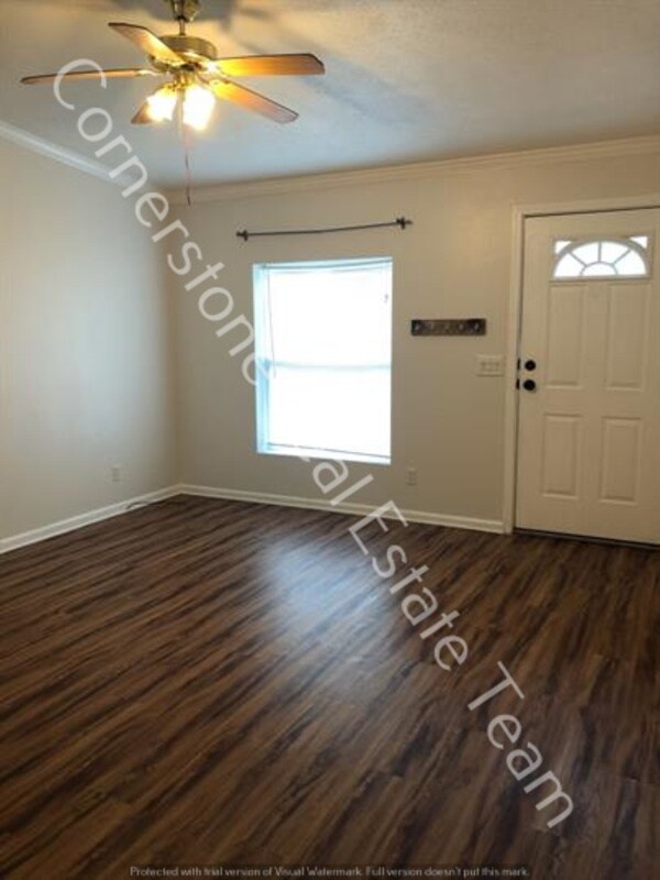 Building Photo - 1335 Market St