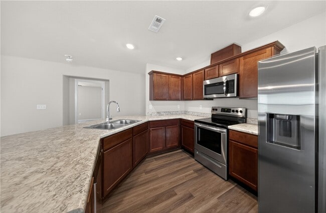 Building Photo - 4404 SW Sackett Ave