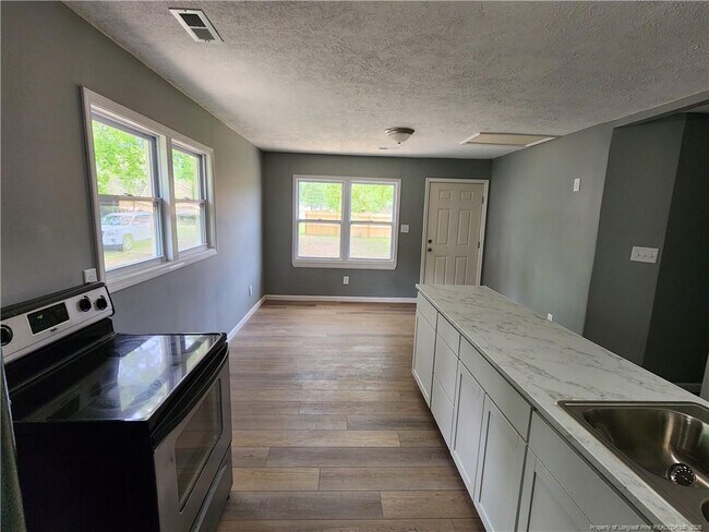 Building Photo - 5100 Malloy Cir