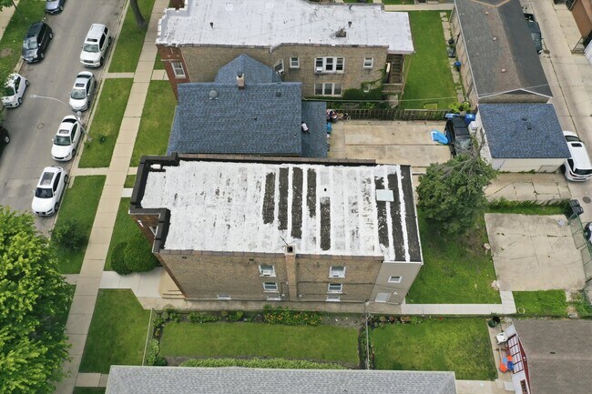 Building Photo - 3244 W 62nd Pl