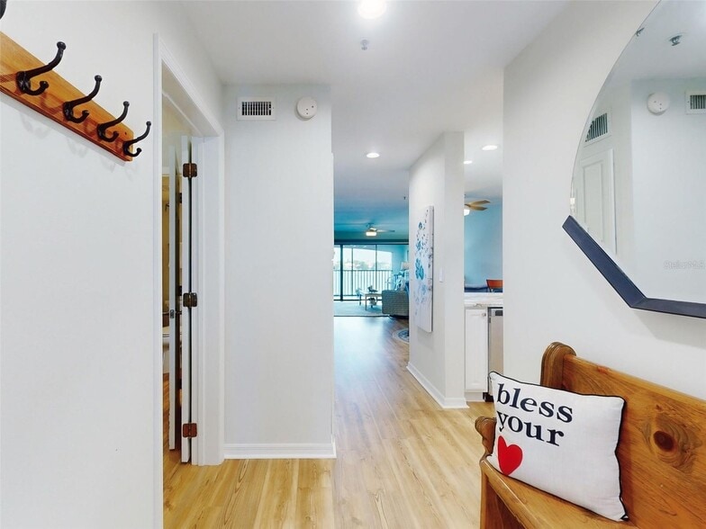 Building Photo - 454 Bouchelle Dr