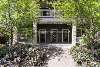 Building Photo - Charming Two Bedroom, One Bath in Mt Tabor!