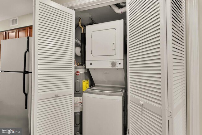 Building Photo - 4131 Hunt Pl NE