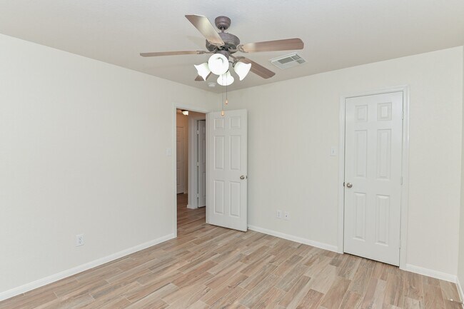 Building Photo - 4022 Mt Everest Way
