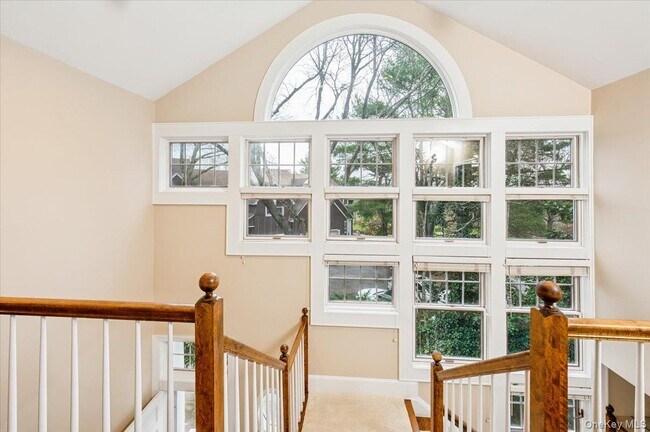 Building Photo - 10 Old Jackson Ave