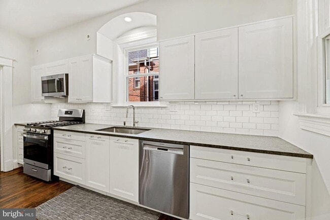 Building Photo - 5923 33rd St NW