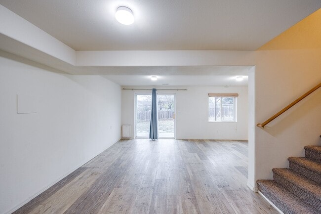 Building Photo - MOVE-IN SPECIAL! Bright & Spacious 4-Bedroom Home in One of Pullman’s Most Desirable Neighborhoods