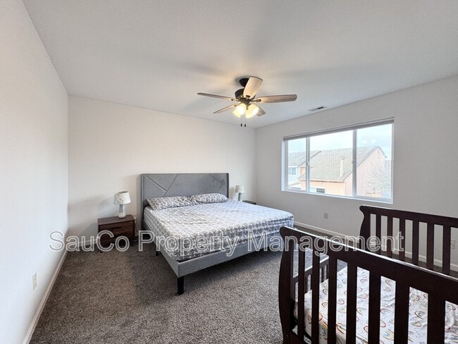 Building Photo - 4017 SE Lone Oak St