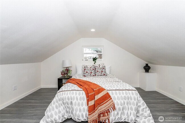 Building Photo - Beautifully Renovated 4-Bedroom Home in Desirable Arbor Heights!