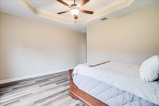 Building Photo - 2518 Date Palm Dr