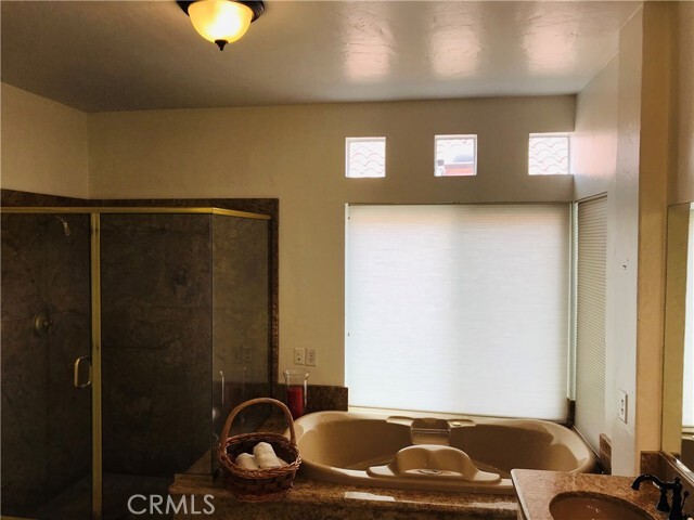 Building Photo - 338 Whites Landing