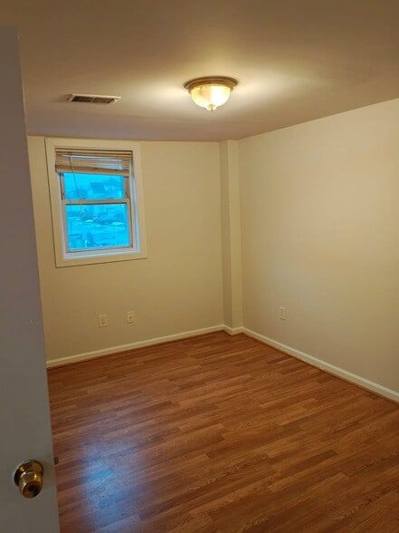 Building Photo - 234 E 9th Ave