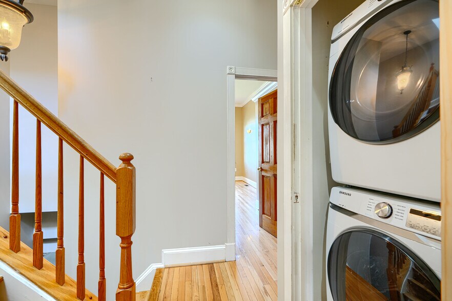 Building Photo - 706 S Bond St