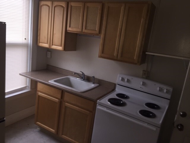Kitchen - 24 Charlton St