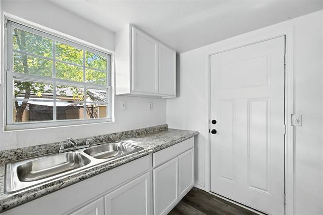 Building Photo - 3909 Galvez Ave