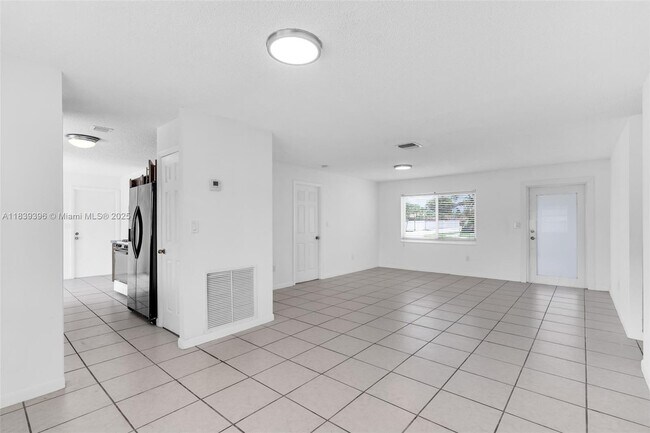 Building Photo - 13392 SW 66th Terrace