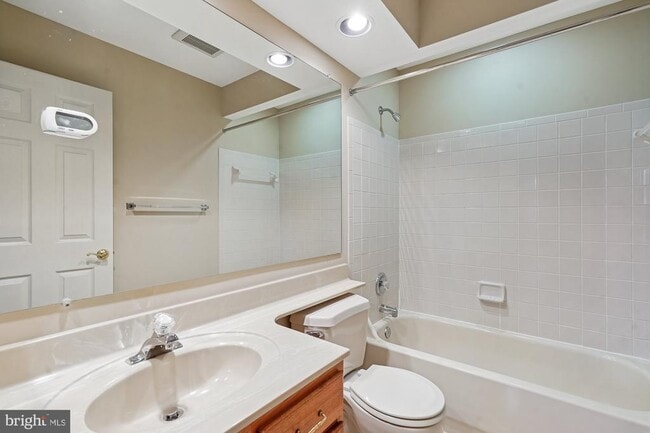 Building Photo - 45590 Whitcomb Square