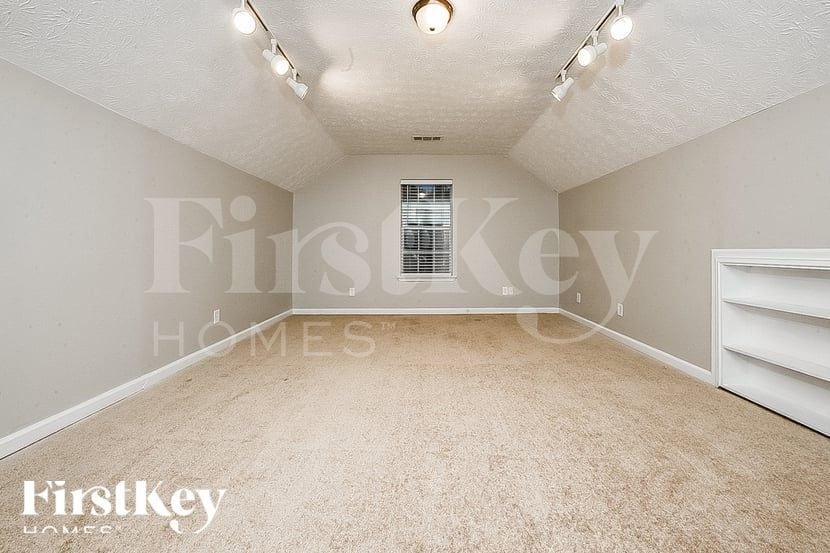 Building Photo - 210 Sharon Acres Ct