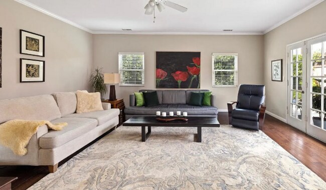 Building Photo - Beautiful 3 BEDROOM 2 BATH in Hawthorne with Garage. 1/2 off the 1st month of rent on OAC.