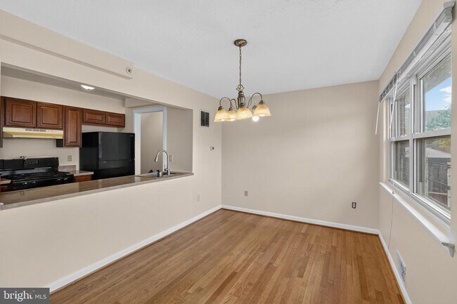 Building Photo - 2931 Sunset Ln