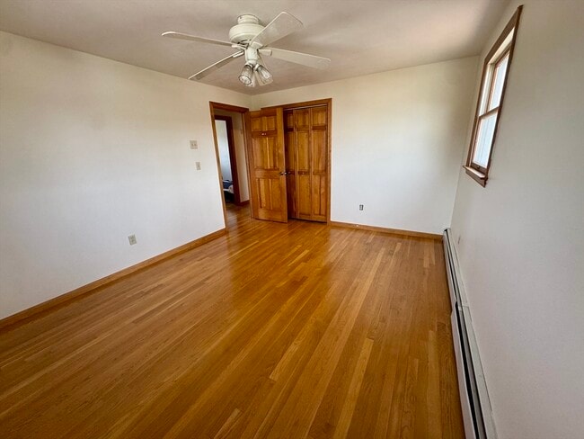 Building Photo - 15 Curlew St