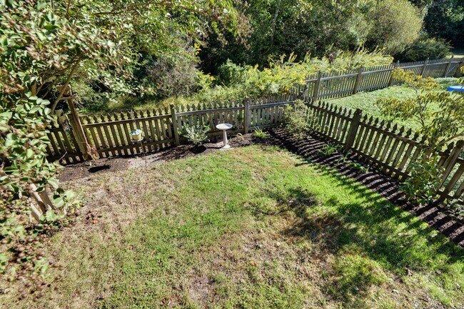 Building Photo - Peaceful Retreat in Willow Lakes